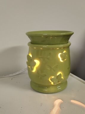 Scentsy Green Butterfly Ceramic Wax Warmer With Extra Bulb